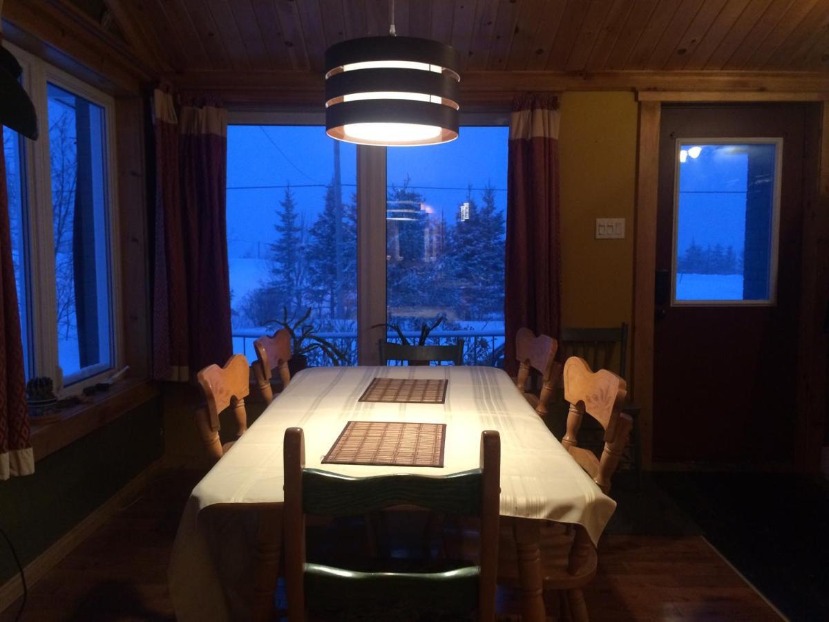 Maison Bleue Sainte Anne-des-Chênes Rom bilde